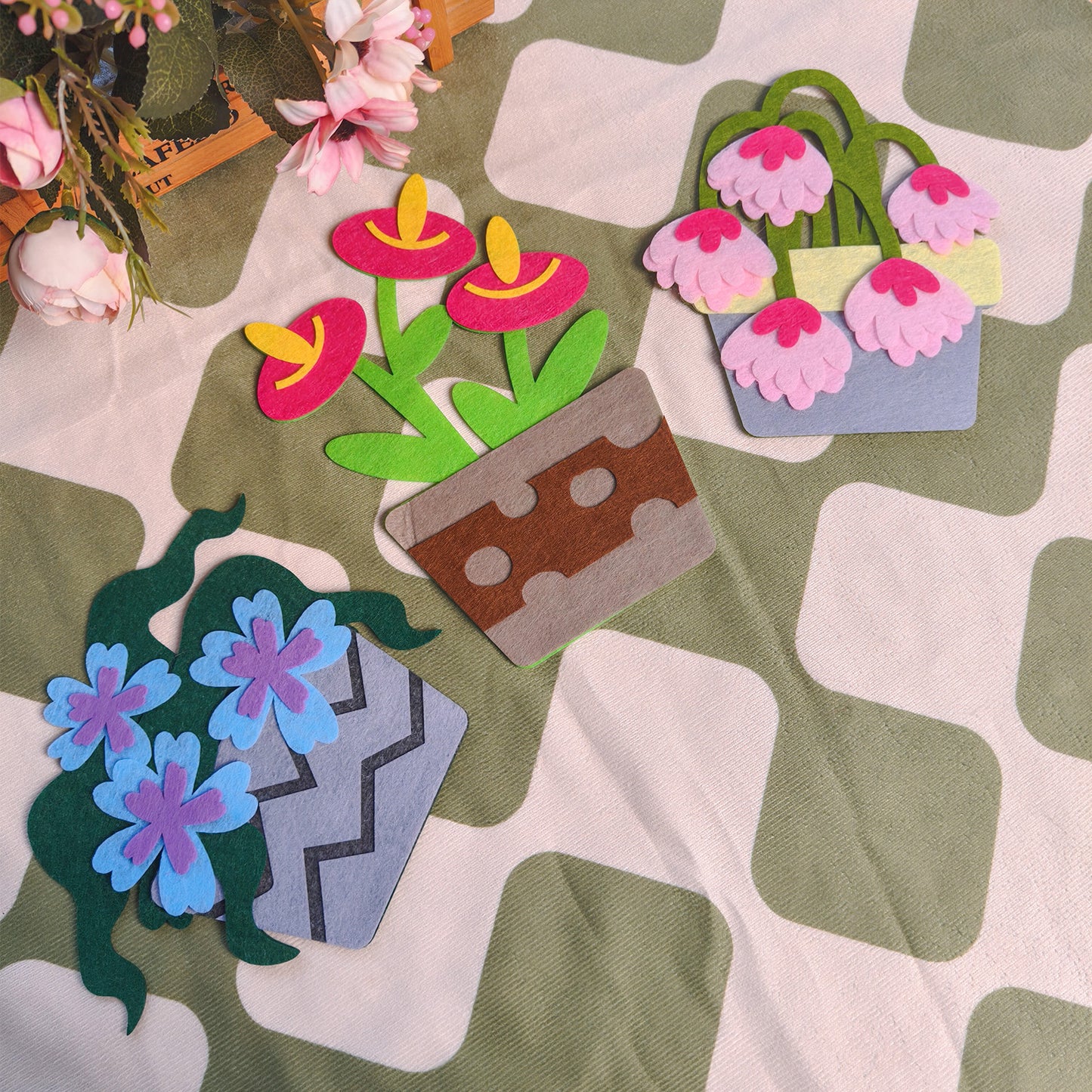 Flower potted felt decoration