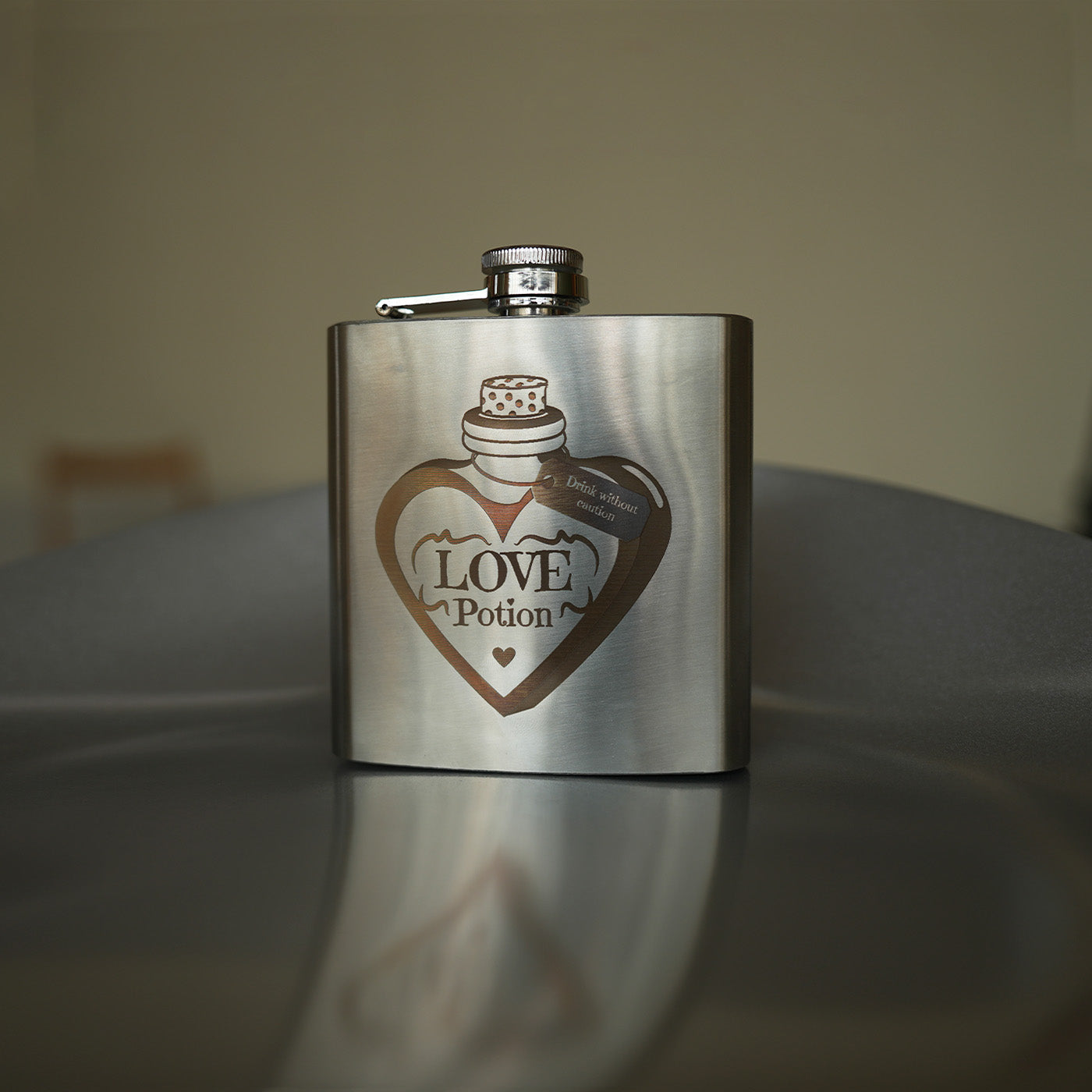 Valentine's Day Love Potion Whisky Flask Pattern Engraving
