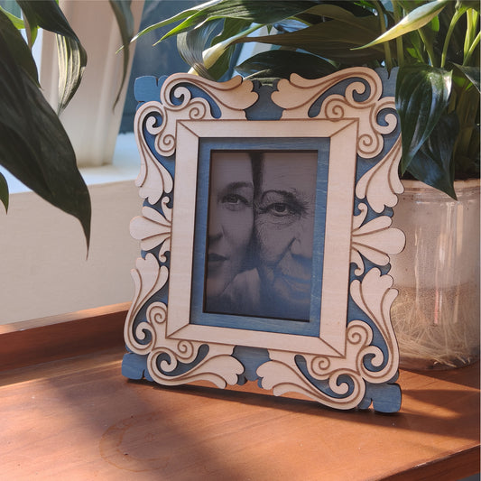 Finely engraved photo and frame set