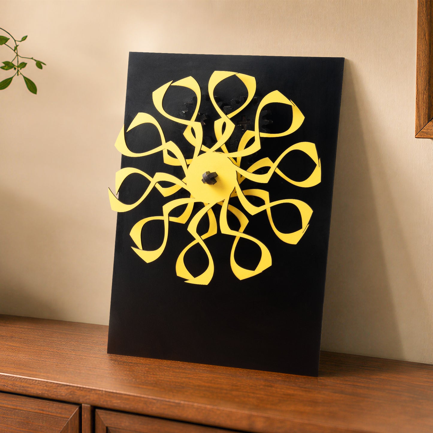 Manual rotating fan optical illusion decoration