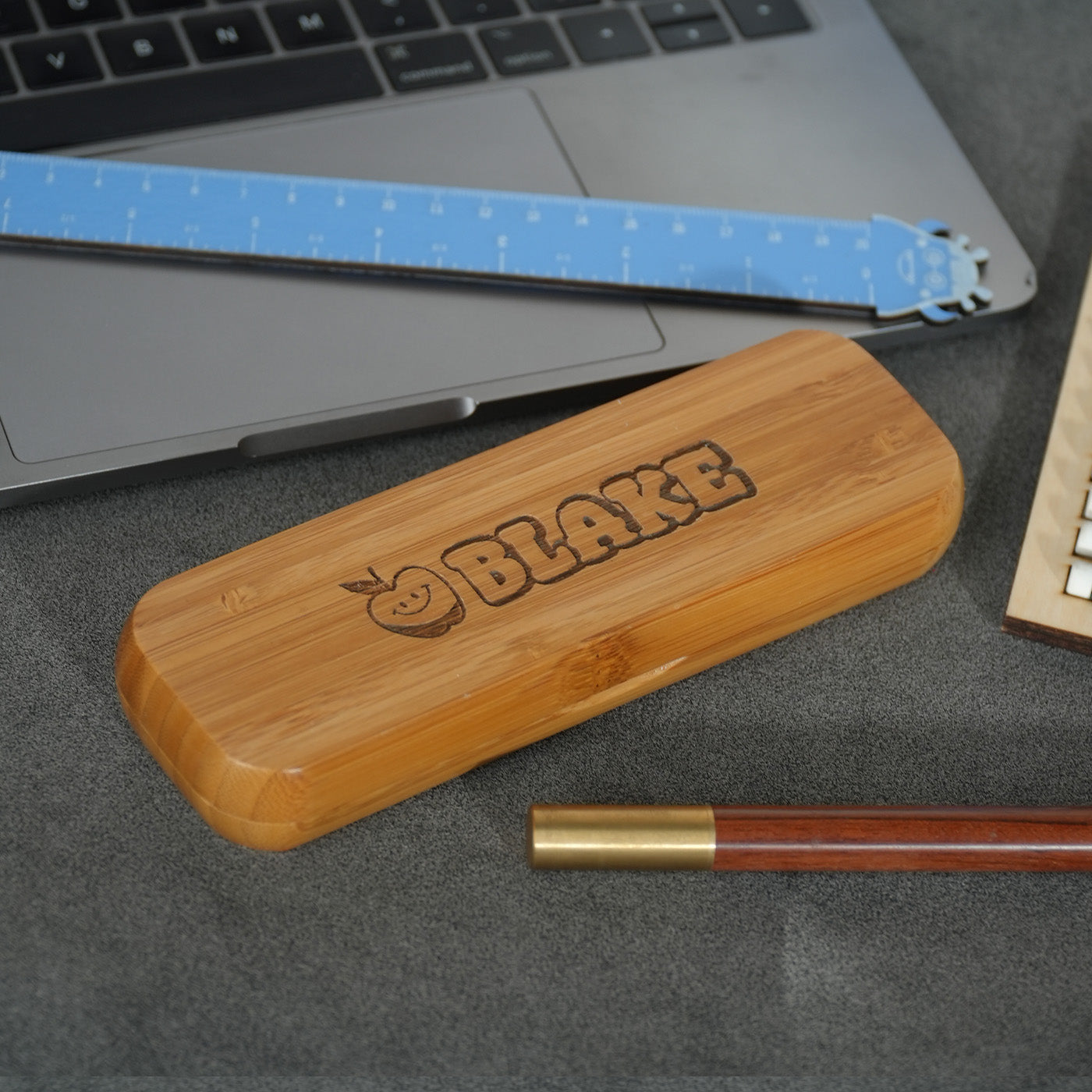 Wooden pen case engraving